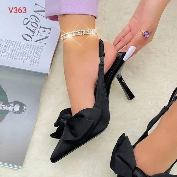 BRANDED PUMPS WITH HEEL IN STOCK - Picture 3 of 5